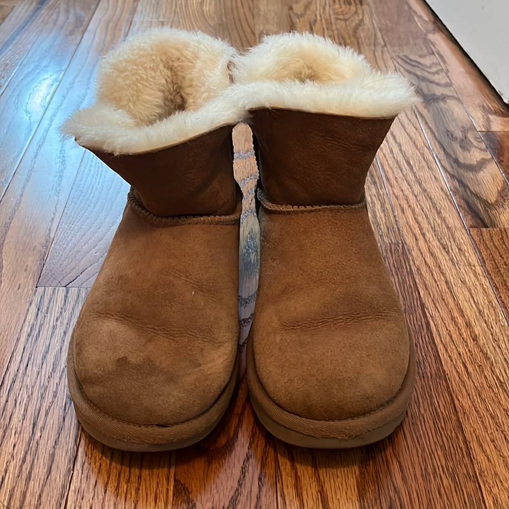 Mini Ugg Boots with Gosl Zipper Accent